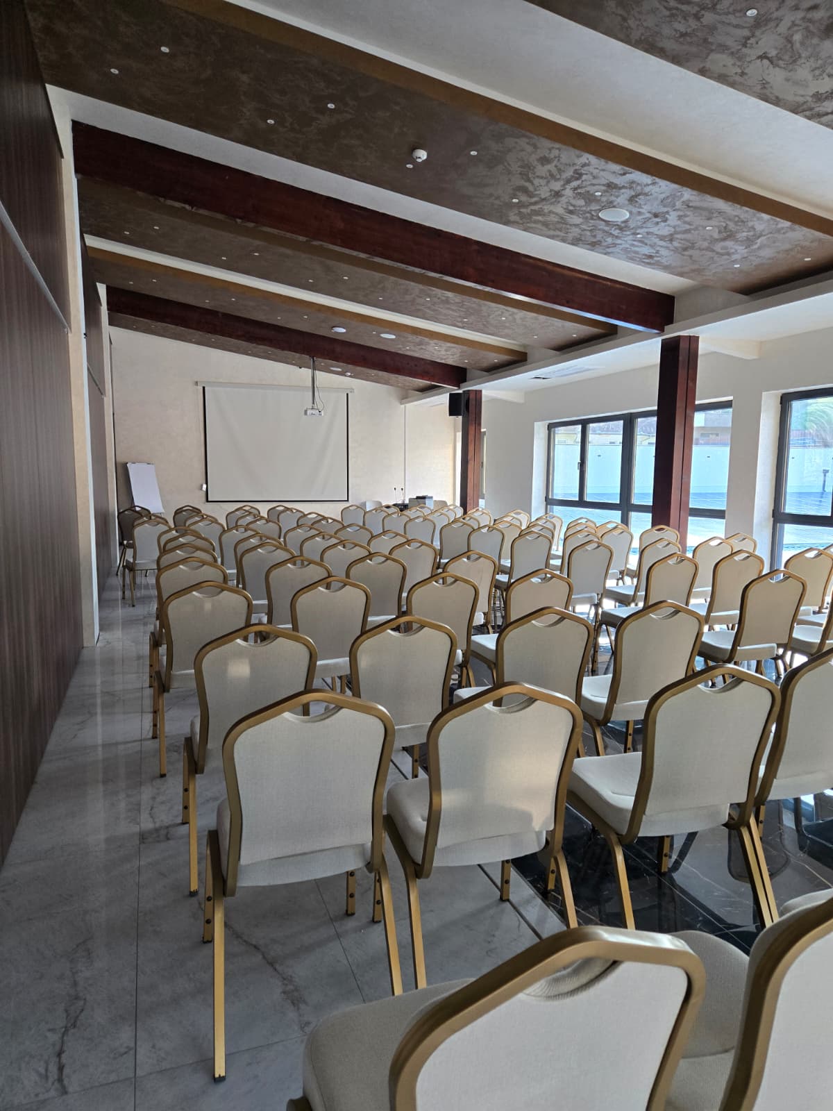 Konferencijska sala — alternativna fotografija